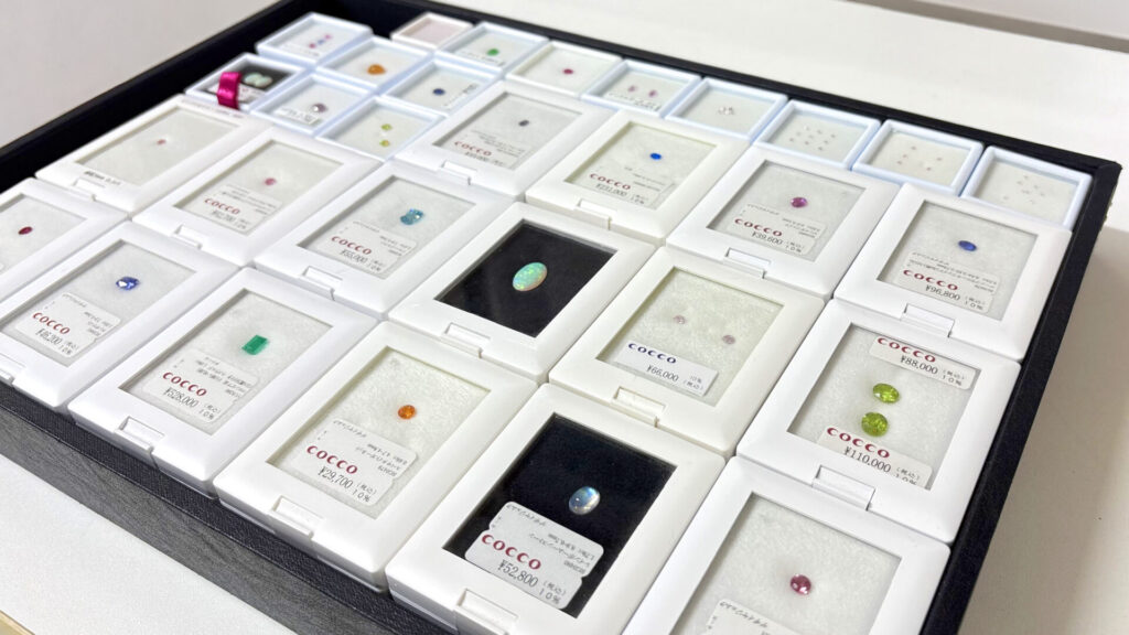 春のリフォームフェアで手に取って見れる種類豊富なルース